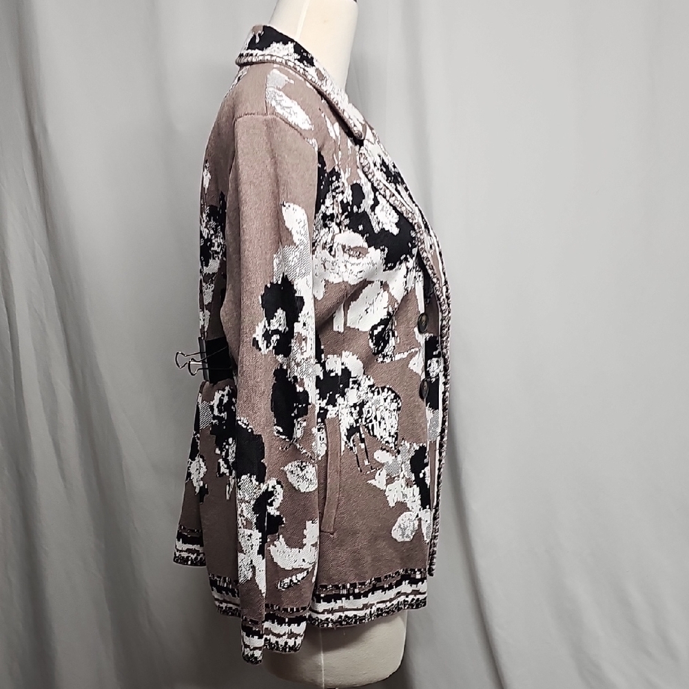 Chico's Black and White Floral Blazer - Picture 4 of 11